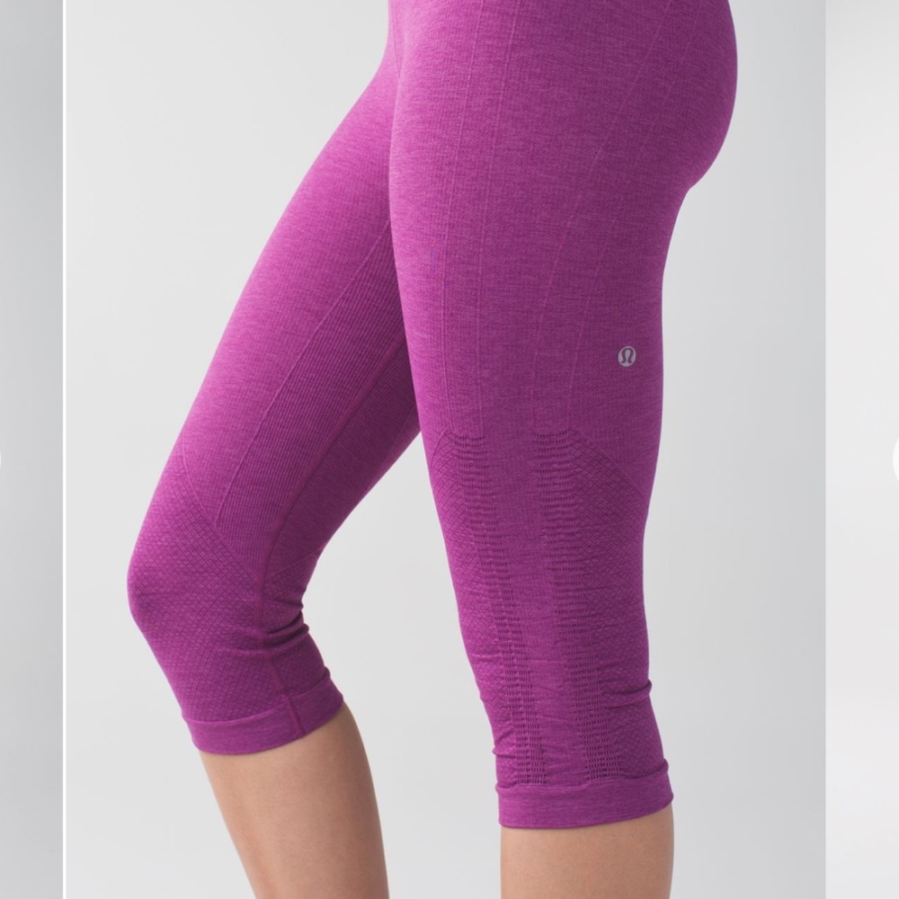 Lululemon Plum In The Flow Crop II Size 4 EUC